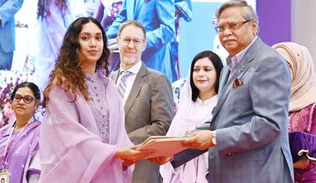 মরণোত্তর পুরস্কার পেলেন বেগম খালেদা জিয়া, গ্রহণ করলেন জাইমা রহমান