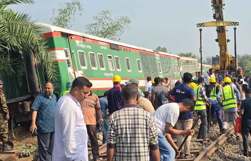 ২২ ঘণ্টা পর উত্তরাঞ্চলের সঙ্গে ট্রেন চলাচল স্বাভাবিক