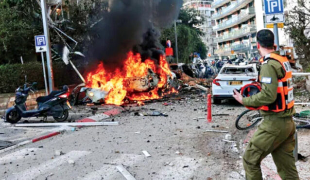 যুদ্ধের মাঝে শান্তির খোঁজ