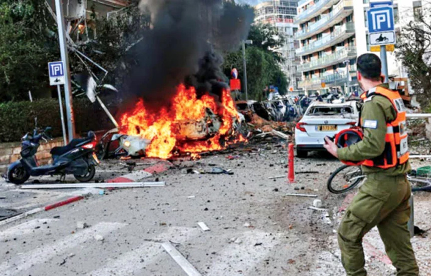 যুদ্ধের মাঝে শান্তির খোঁজ