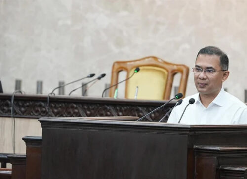 খেলোয়াড় জীবনে রাজনৈতিক দলের সদস্য হবেন না, প্রধানমন্ত্রীর আহ্বান