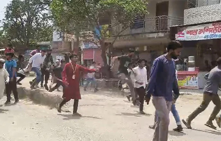 ঈশ্বরদীতে ছাত্রদল-শিবির সংঘর্ষ, ককটেল বিস্ফোরণ-ছাত্রদল কার্যালয় ভাঙচুর