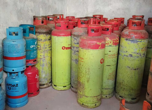 খুলনায় একলাফে এলপি গ্যাসের দাম বেড়েছে ৪০০ টাকা!