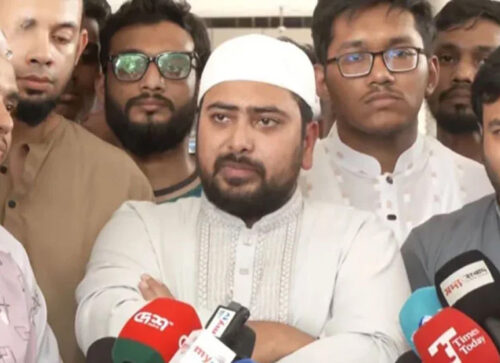 ড. ইউনূসকে রাজপথে নামতে বললেন নাহিদ