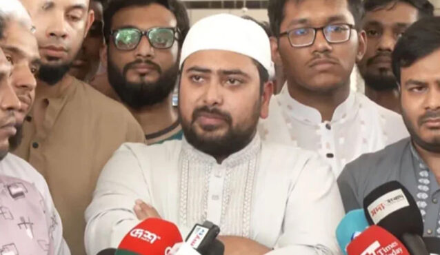 ড. ইউনূসকে রাজপথে নামতে বললেন নাহিদ