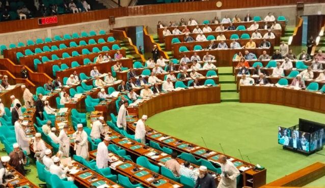 সংসদ থেকে বিরোধী দলের ওয়াকআউট