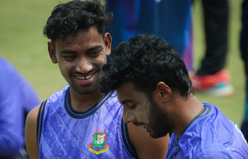 রিপনকে একাদশে নিয়ে ফিল্ডিংয়ে বাংলাদেশ