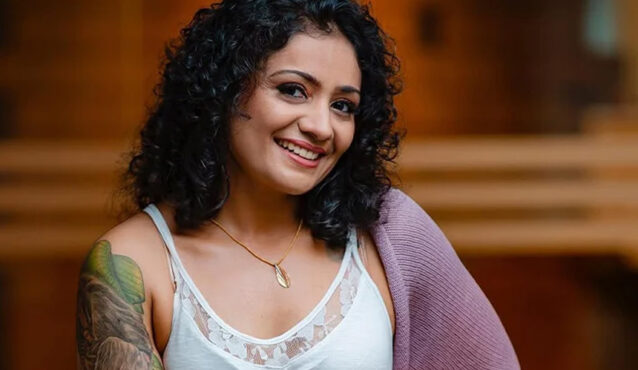 তিন বিয়ে করে ১৭টা বছর নষ্ট করেছি, অভিনেত্রীর আক্ষেপ
