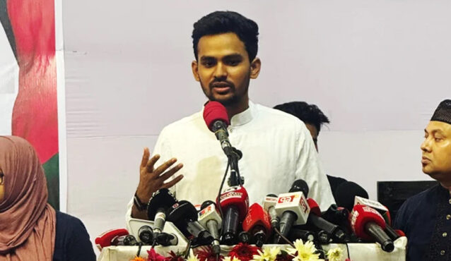 সরকার ‘ভায়োলেন্স’ বেছে নিলে আমাদেরও বাধ্য হতে হবে: আসিফ মাহমুদ