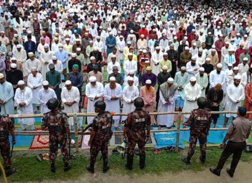 ঝুম বৃষ্টিতে শোলাকিয়া ঈদগায় ঈদুল আজহার জামাত অনুষ্ঠিত