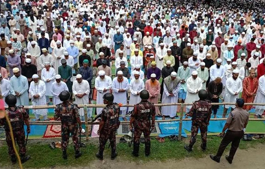 ঝুম বৃষ্টিতে শোলাকিয়া ঈদগায় ঈদুল আজহার জামাত অনুষ্ঠিত