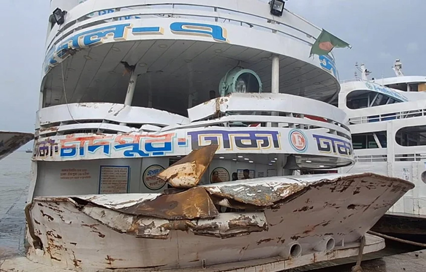 হঠাৎ কালবৈশাখী ঝড়ে দুই লঞ্চের সংঘর্ষ, আহত ১০