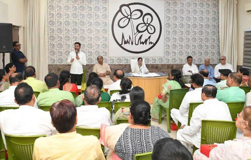 পদত্যাগ করবো না—আবারও বললেন মমতা