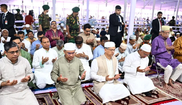 জাতীয় ঈদগাহে ঈদুল আজহার প্রধান জামাত অনুষ্ঠিত, অংশ নেন রাষ্ট্রপতি ও প্রধানমন্ত্রী
