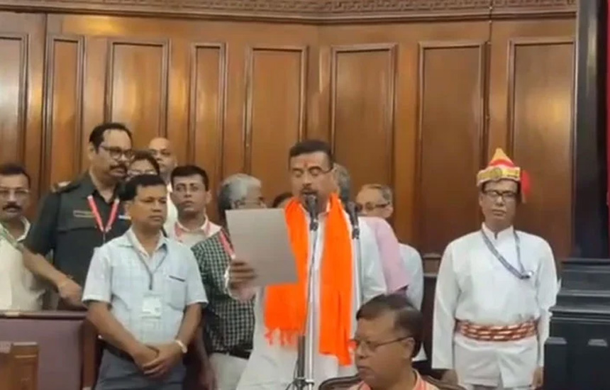 নন্দীগ্রাম ছেড়ে ভবানীপুরের বিধায়ক হিসেবে শপথ নিলেন শুভেন্দু