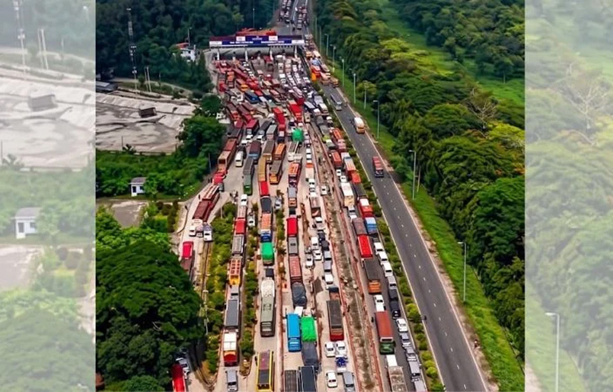যমুনা সেতুতে ফের যান চলাচল নিয়ন্ত্রণ, ঘণ্টার পর ঘণ্টা আটকে ঘরমুখো মানুষ