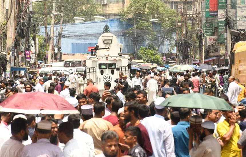 পুলিশের হামলায় ৫০ জন গুলিবিদ্ধের দাবি ইসলামী ব্যাংকের গ্রাহক পরিষদের