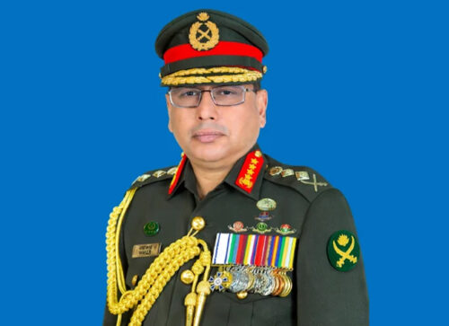 হজ পালন শেষে দেশে ফিরলেন সেনাপ্রধান