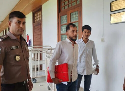 রায়ের কপি ও ডেথ রেফারেন্স লাল কাপড়ে মুড়িয়ে হাইকোর্টে