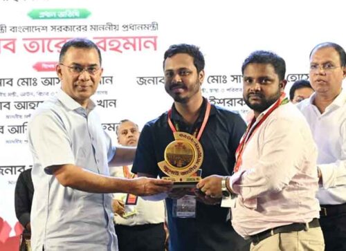 জুলাই স্মৃতি স্মারক তুলে দিলেন প্রধানমন্ত্রী