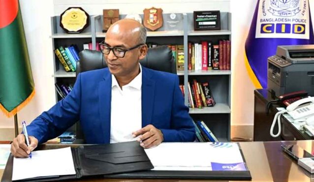 সিআইডি প্রধান হিসেবে দায়িত্ব নিলেন মোশাররফ হোছাইন