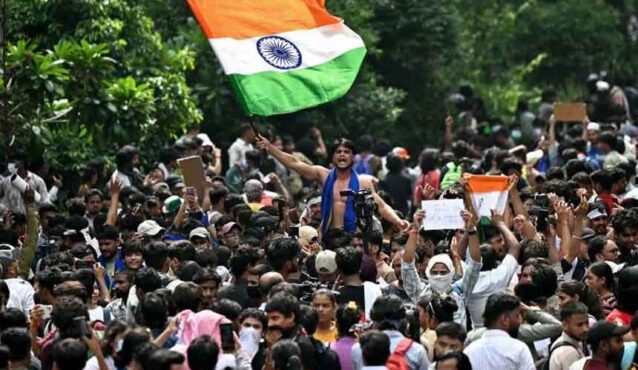 পদত্যাগ নিয়ে পর্দার আড়ালে ৪৮ ঘণ্টায় কী ঘটেছিল?