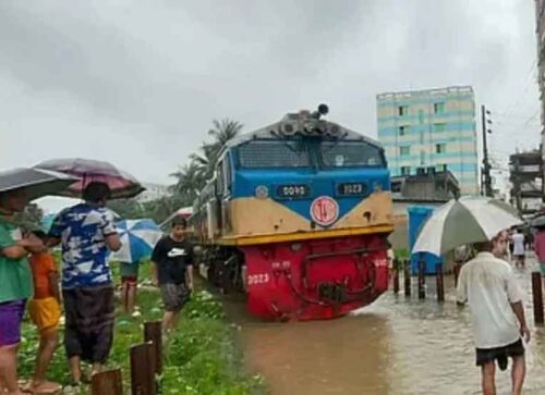 ৫ দিন পর চালু কক্সবাজারের ট্রেন চলাচল