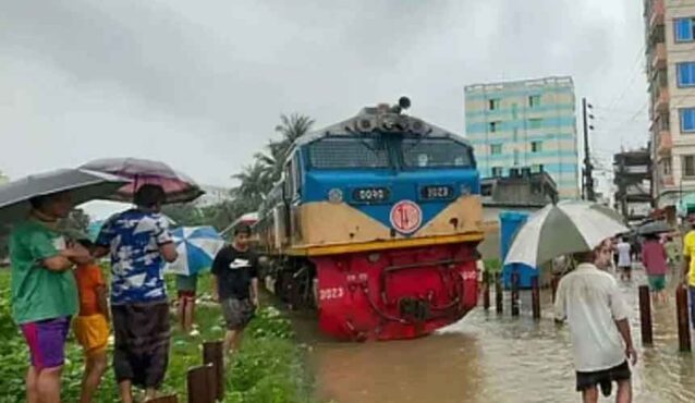 ৫ দিন পর চালু কক্সবাজারের ট্রেন চলাচল