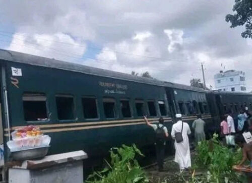 গফরগাঁওয়ে জামালপুর কমিউটারের ৪ বগি লাইনচ্যুত, ঢাকা-ময়মনসিংহে ট্রেন চলাচল বন্ধ