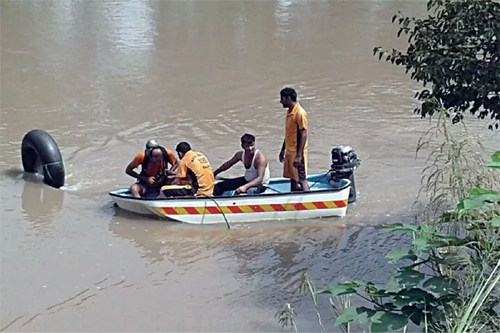 পাকিস্তানে খালে বরযাত্রীবাহী অটোরিকশা, ৬ শিশুসহ নিহত ১২