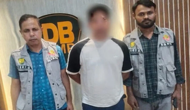 ওমানে পালানোর পথে বিমানবন্দরে আটক বড় সাজ্জাদের ফুফাতো ভাই