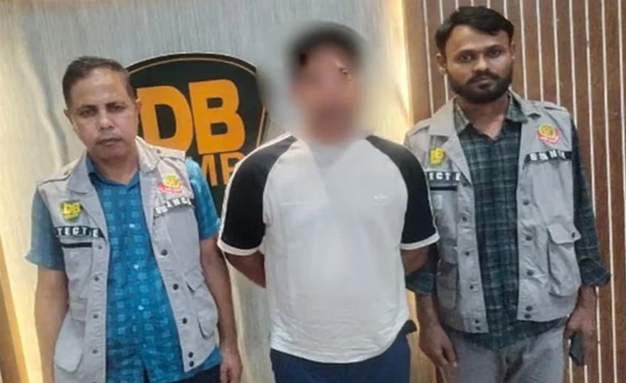 ওমানে পালানোর পথে বিমানবন্দরে আটক বড় সাজ্জাদের ফুফাতো ভাই