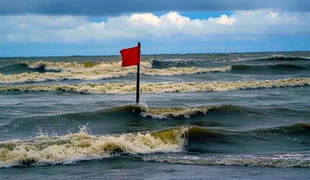 সমুদ্রবন্দরে ৩ নম্বর সতর্কতা সংকেত