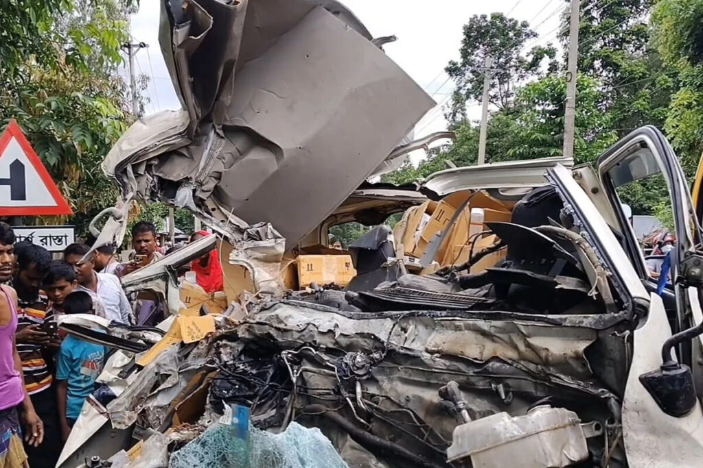 গাইবান্ধায় পৃথক সড়ক দুর্ঘটনায় নিহত ২, আহত ৭