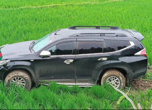 প্রতিমন্ত্রীকে বহনকারী গাড়ি ছিটকে পড়ল ধানক্ষেতে, গুরুতর আহত নারী