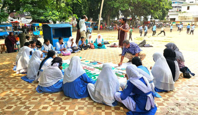 শিক্ষার্থীদের চিত্রকর্মে ফুটে উঠল ওজোনস্তর সুরক্ষার বার্তা