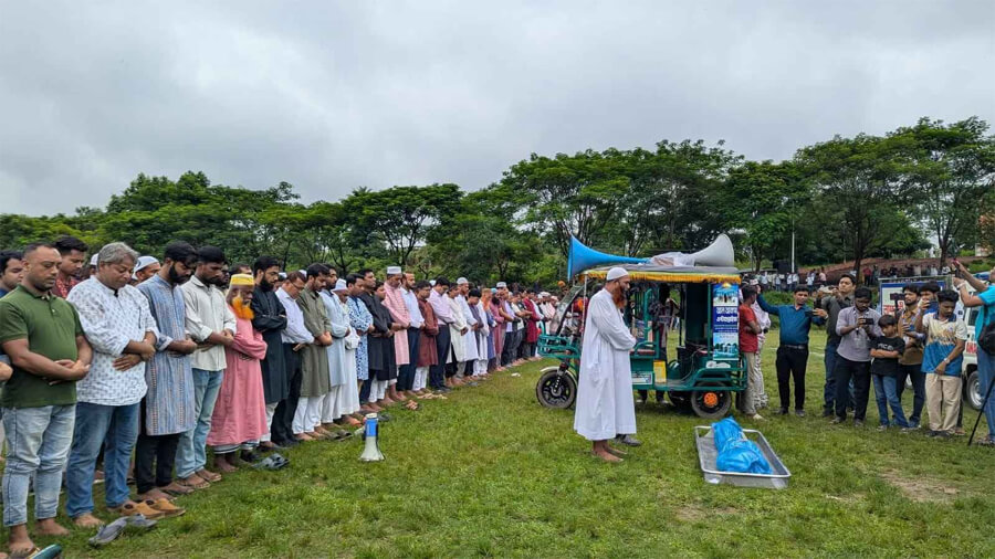 কুবি ক্যাম্পাসে অপ্রতিমের প্রথম জানাজা, শোকে ভারী বিশ্ববিদ্যালয় প্রাঙ্গণ