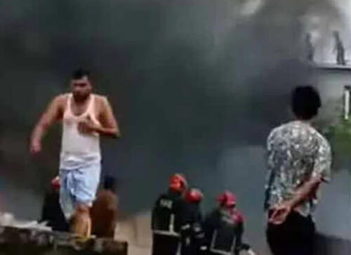 বাড্ডায় ফার্নিচারের গোডাউনে আগুন, এক ঘণ্টার মধ্যে নিয়ন্ত্রণে