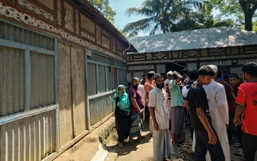 কুমিল্লায় যুবকের হামলায় মা-ভাতিজি নিহত, গুরুতর আহত ভাবি; আটক ইমন