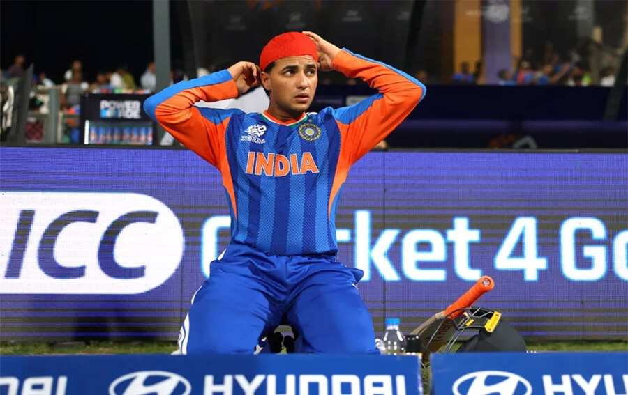 দ্রুততম সেঞ্চুরির পর শূন্যের রেকর্ডও অভিষেকের