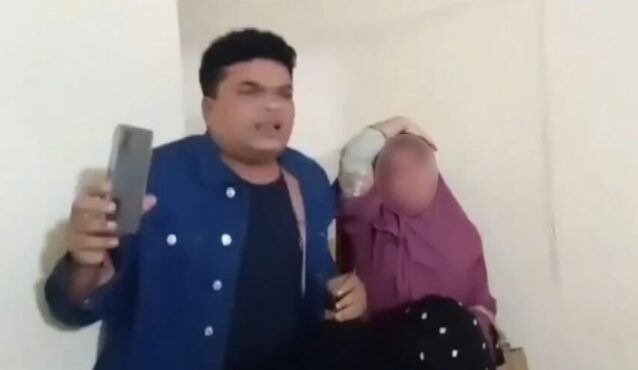 হোটেলে প্রেমিকার সঙ্গে পুলিশ কর্মকর্তা, হাতেনাতে ধরলেন স্ত্রী; এরপর যা ঘটল