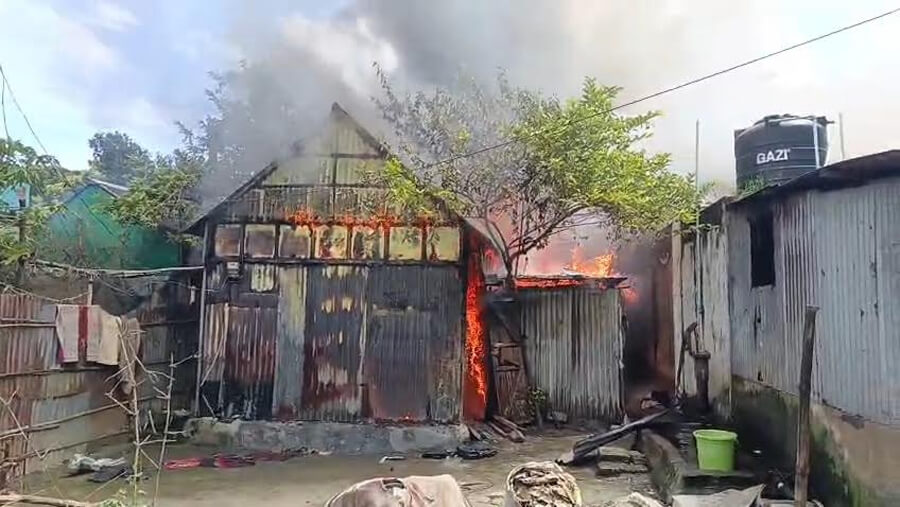 ব্রাহ্মণবাড়িয়ায় আগুনে পুড়ল ১০ ঘর, নিঃস্ব ১৪ পরিবার
