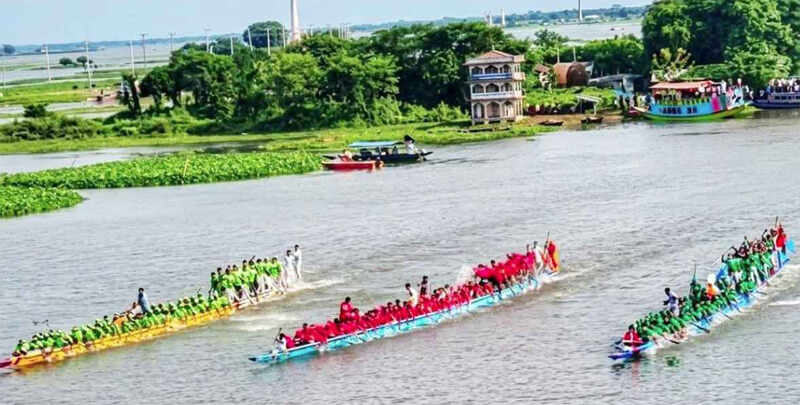 দুই বছর পর তিতাসে বৈঠার ঝড়, নৌকা বাইচে মানুষের ঢল!