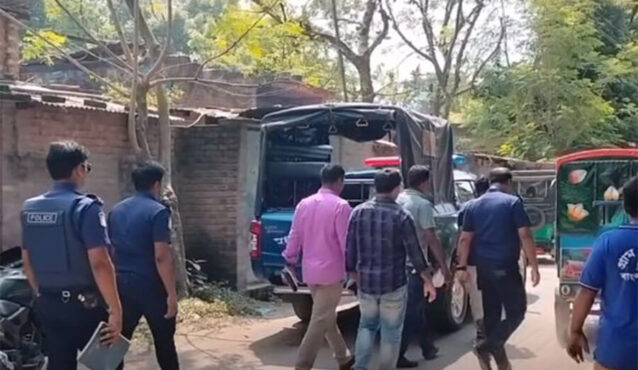চাঁপাইনবাবগঞ্জে সংঘর্ষের প্রস্তুতি, ককটেল বিস্ফোরণে আহত ২