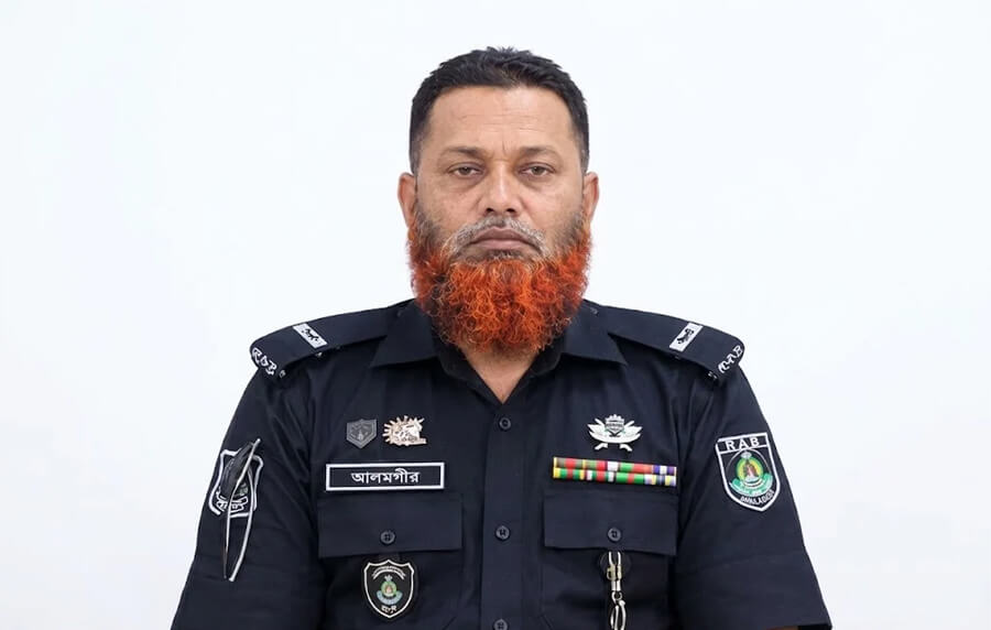চেকপোস্টে তল্লাশির সময় ট্রাকের ধাক্কায় এসআরবি সদস্য নিহত