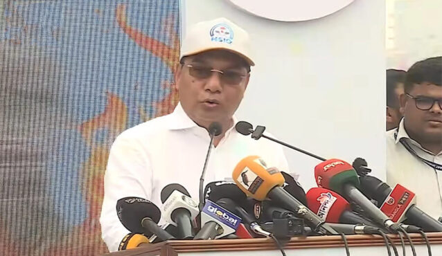 বিমানবন্দরের নিরাপত্তায় অবহেলা নয়, কঠোর শাস্তির হুঁশিয়ারি বিমানমন্ত্রীর