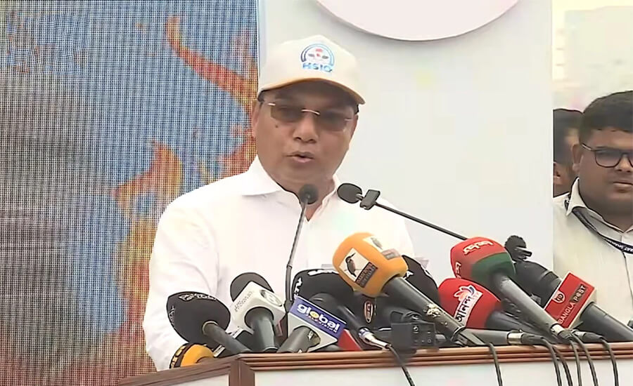 বিমানবন্দরের নিরাপত্তায় অবহেলা নয়, কঠোর শাস্তির হুঁশিয়ারি বিমানমন্ত্রীর