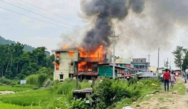 কক্সবাজারে টুপটুপ রিসোর্টে ভয়াবহ আগুন, নিহত ৭; নিখোঁজ ৫