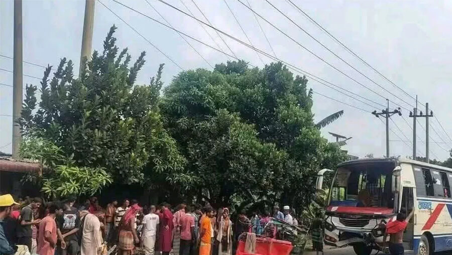 ময়মনসিংহে বাস-সিএনজির মুখোমুখি সংঘর্ষ, নিহত ৭