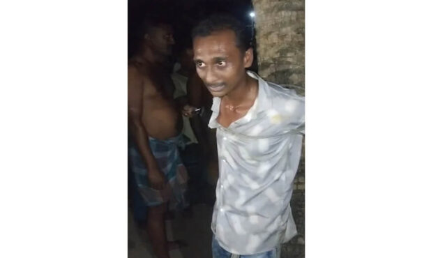 গাজীপুরে বাবাকে হত্যার পর আত্মগোপনে, প্রতিবেশীর বাড়ি থেকে আটক ছেলে